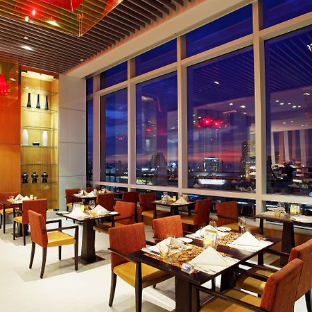 Centara Grand At Centralworld Bangkok Exterior foto The restaurant