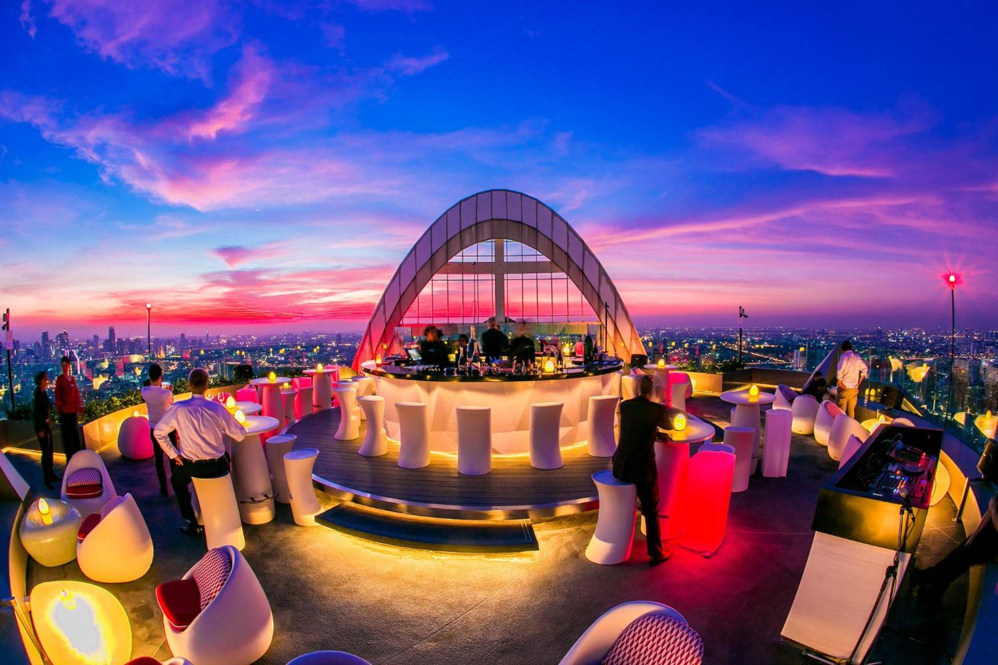 Centara Grand At Centralworld Bangkok Exterior foto The Bar